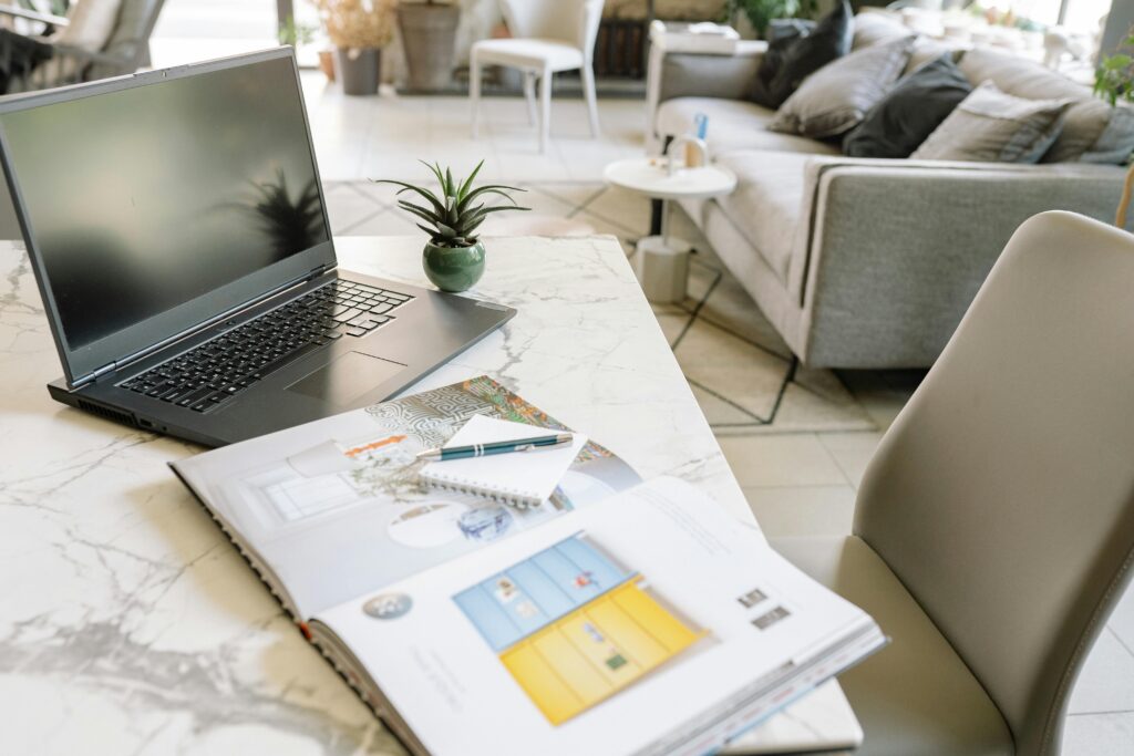 autrice écriture carnet inspiration création littéraire contemporaine